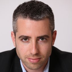 דרור גלוברמן עיתונאי ומוסיקאי מרצה ומנחה מבוקש בחברות על התנהגות ותרבות בני האדם בעידן הדיגיטל